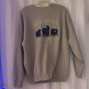Brandy Melville Yosemite Sierra Nevada Beige Sweater